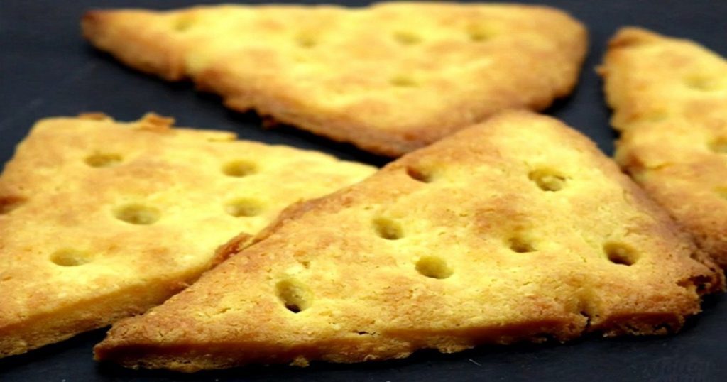 Crispy Cheese Crackers