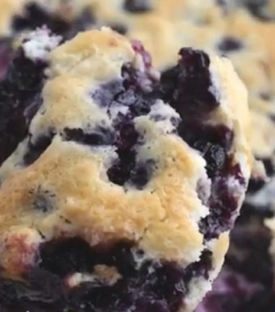 Quick and Easy Microwave Berry Cobbler