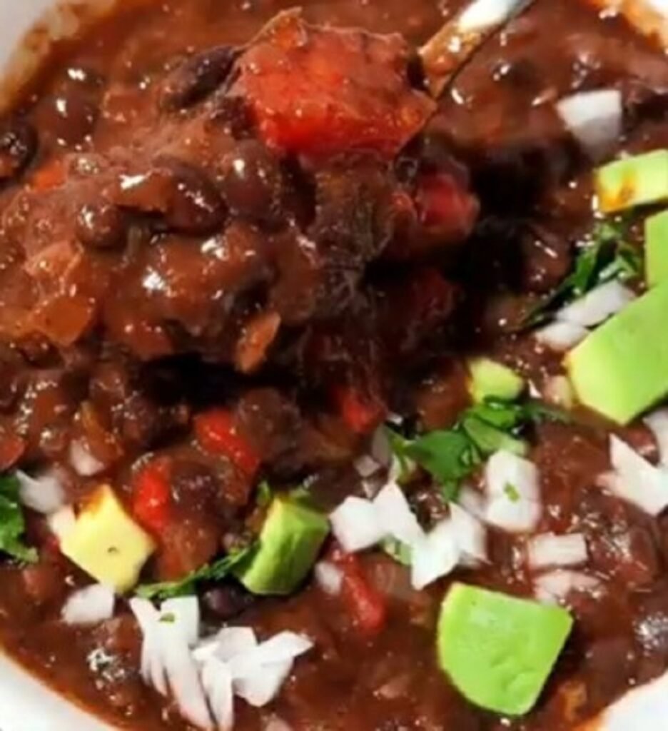 Spicy and Flavorful Black Bean Chili Recipe
