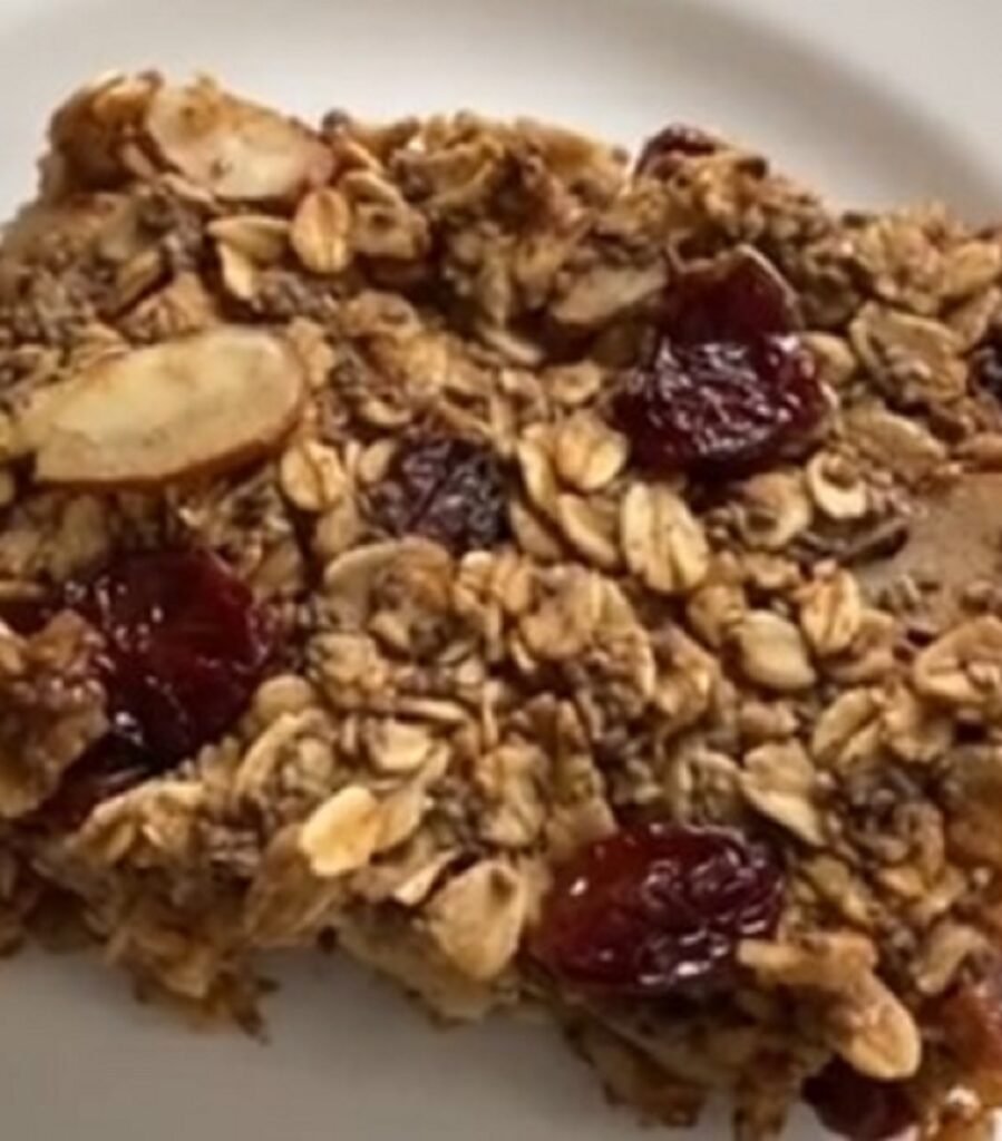 Delicious Vegan Cherry Almond Oat Bars Recipe
